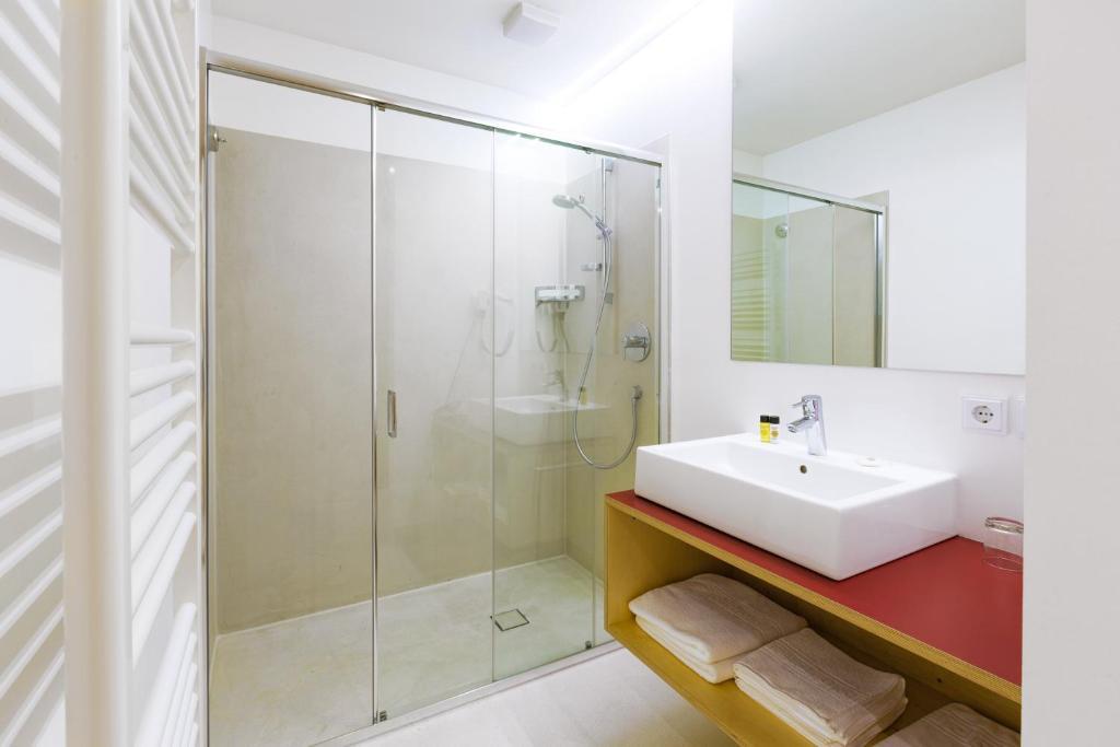 Kleinkunsthotel Naturns Bilik gambar